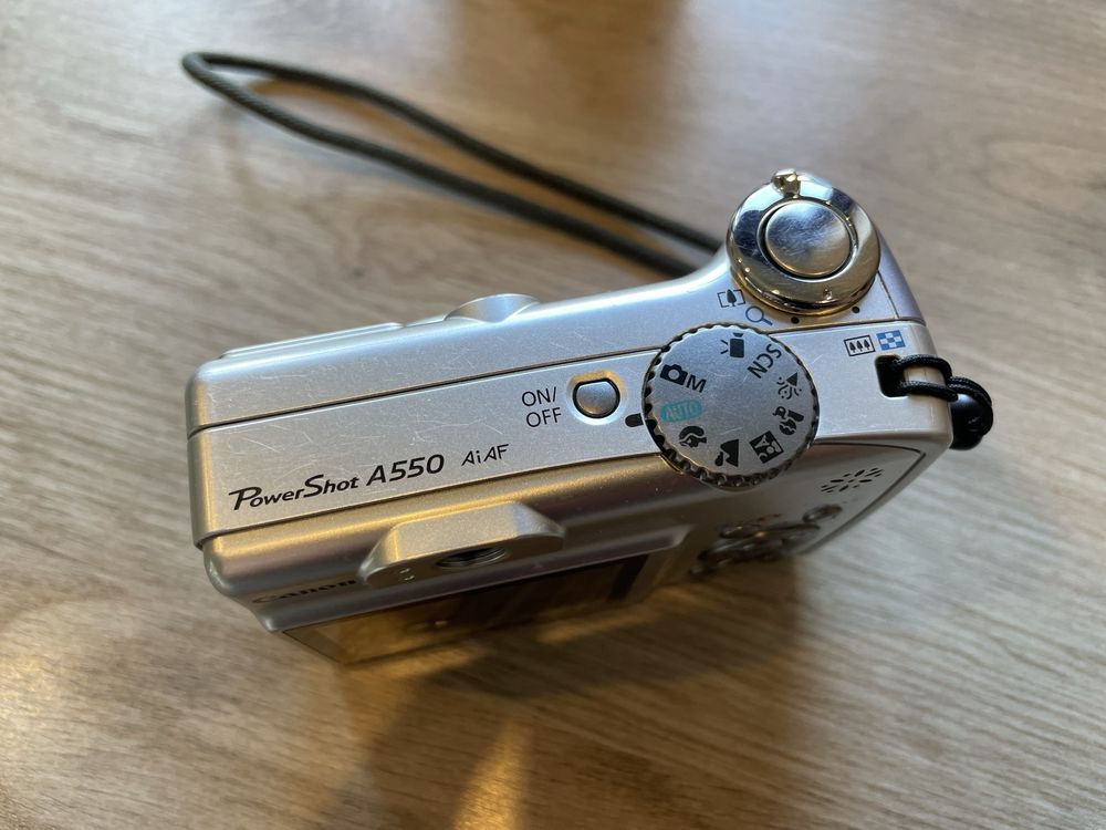 Aparat cyfrowy Canon A550 na baterie AA vintage y2k
