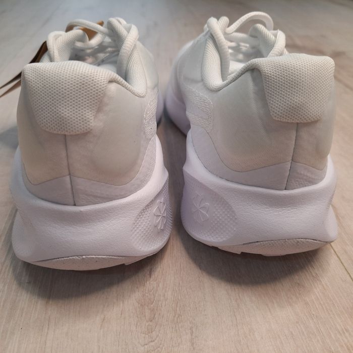 Кросівки жіночі Nike Revolution 7 Running (FB2208-100)