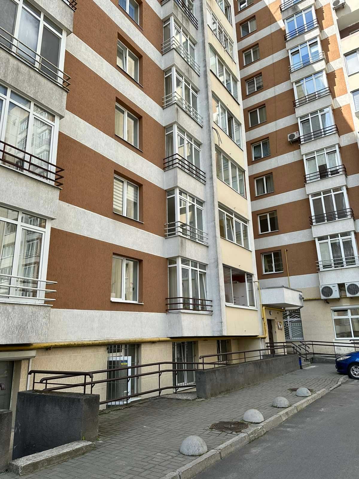 Продаж нежитлового приміщення по вул. Перфецького 2а