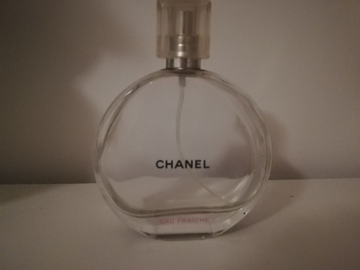 Pusta buteleczka Chanel Eau Fraiche