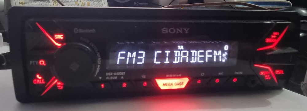 Auto-rádio Sony DSX-A400BT, tem Conexão BLUETOOTH