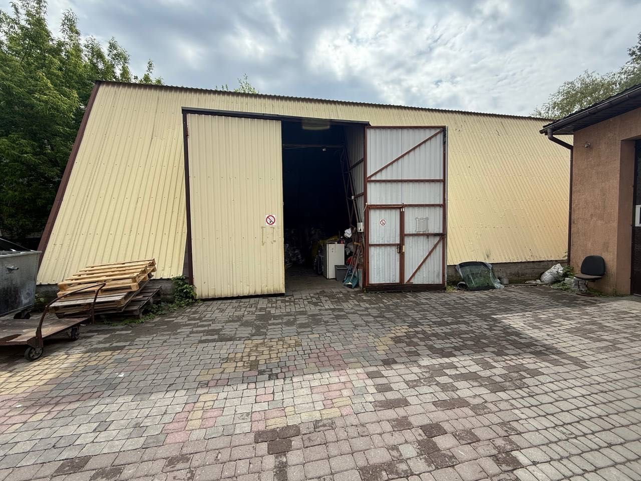 Продам Помещение Ангар 632м2 Универсальная Образцова Калиновая