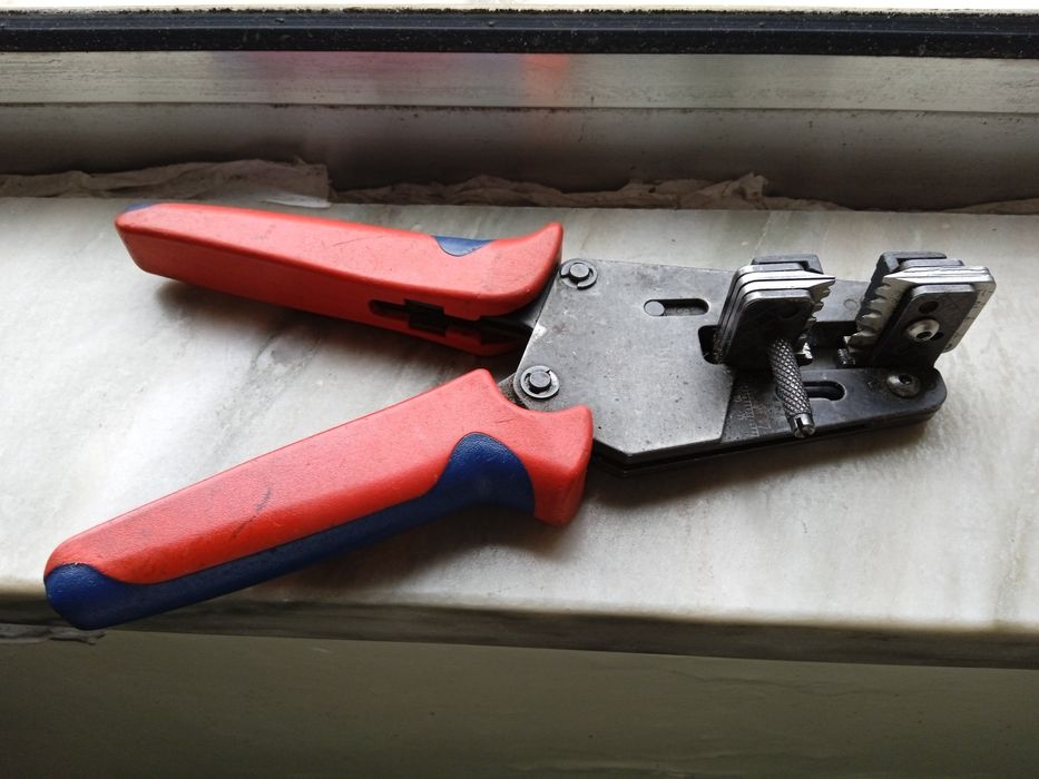 Alicate knipex desnudar de 1,5 a 6mm