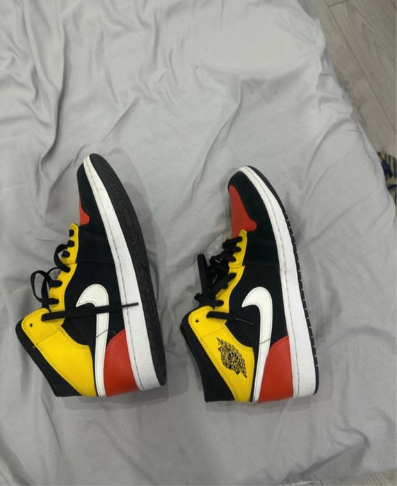 Nike Air Jordan 1 Mid SE 'Amarillo