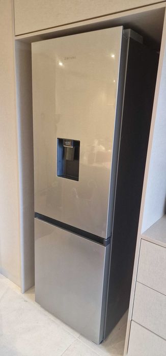 Frigorífico Combinado Samsung 341 Litros No Frost