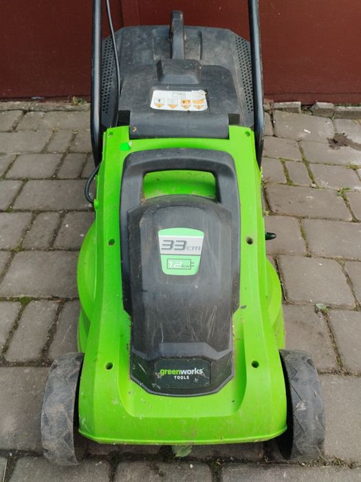 Продам машинки для стрижки газонів