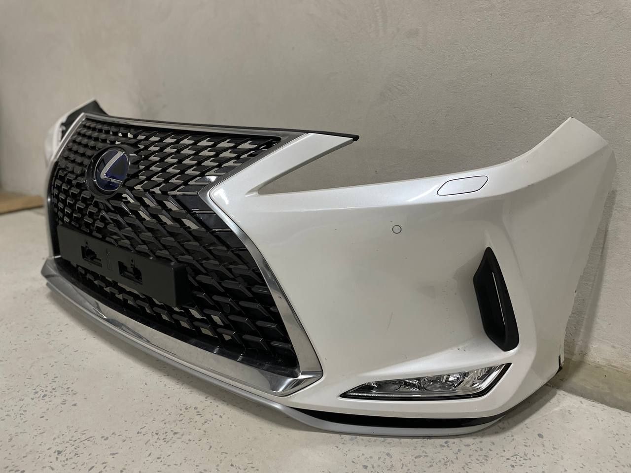 Бампер передній з камерою рестайлінг Lexus RX Лексус РХ 19-22 року