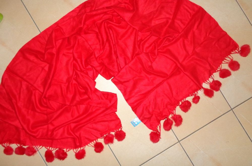 70% PASMINA 30% SILK czerwony duży szal szalik z futrzanymi pomponami