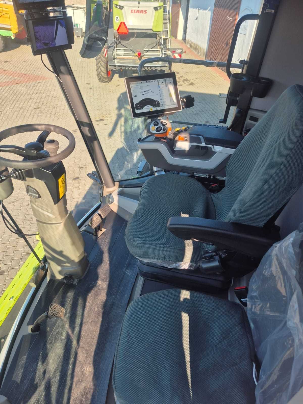Kombajn CLAAS TRION 640 Rok 2024