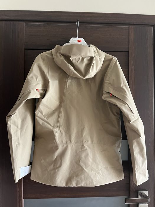 Nowa kurtka Goretex Salewa 40,beżowa,przeciwdeszczowa, jasny brąz