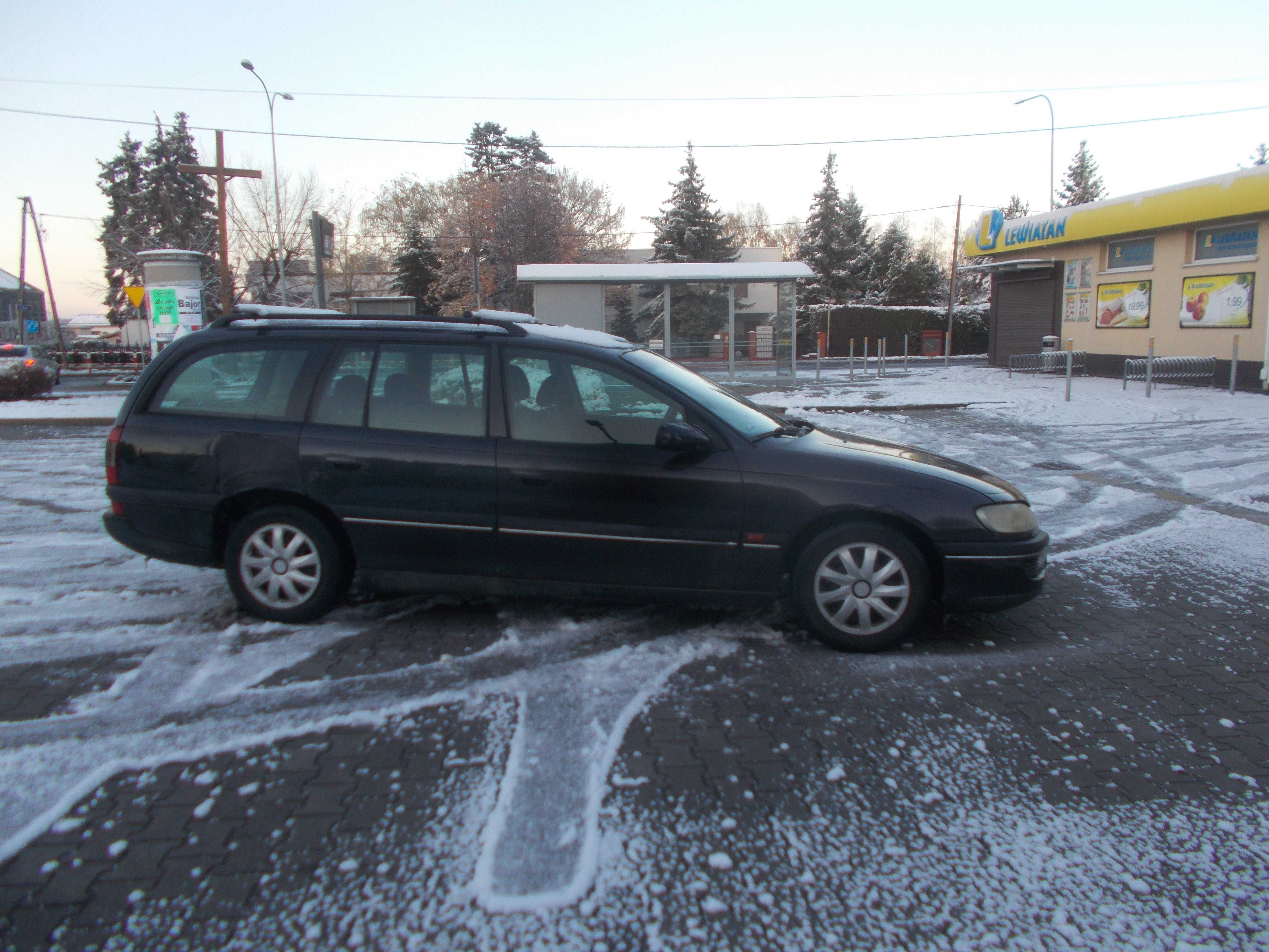 Drzwi prawe przód przednie Opel Omega B kombi demontaż