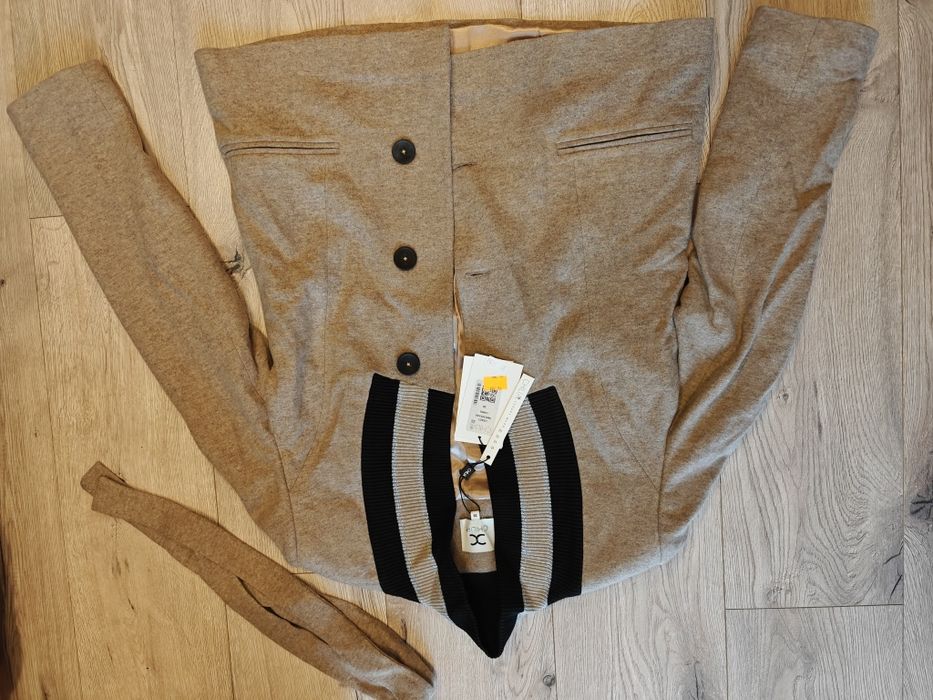 Piękny szary żakiet ze srebrną nitką