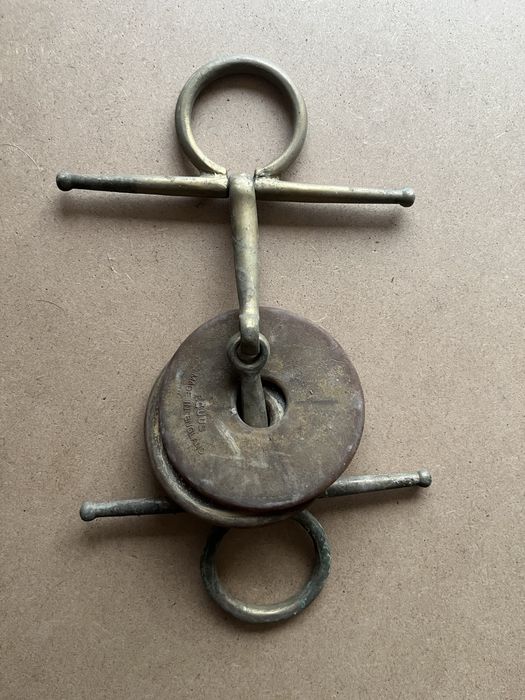 Freio com proteções usado