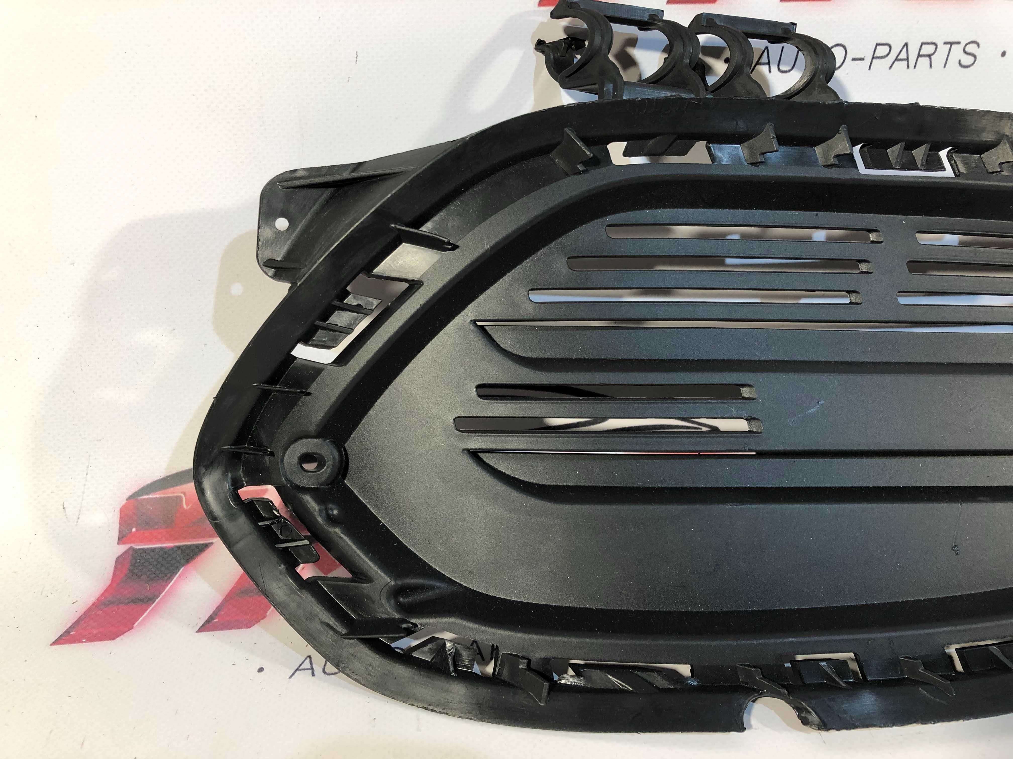 Grelha Parachoques MERCEDES CLA W117 AMG Esquerda Original