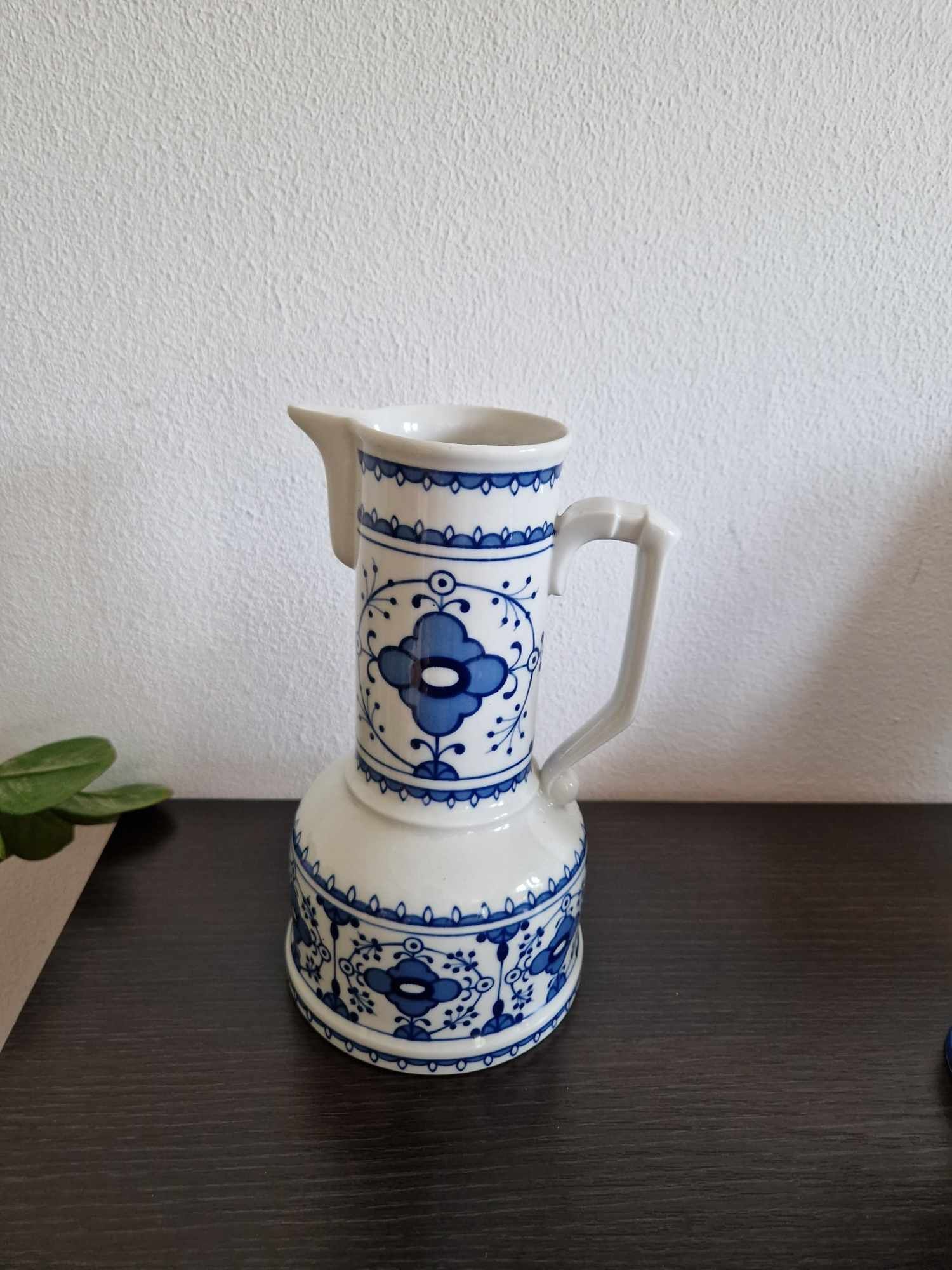 Dzbanek ze wzorem kobaltu