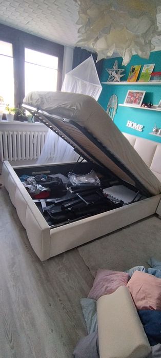 Łóżko ze schowkiem