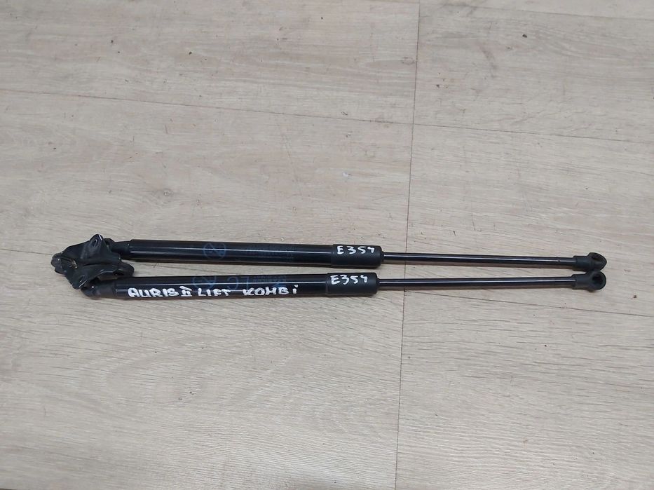 Toyota Auris II Kombi siłownik teleskop klapy bagażnika KOMBI