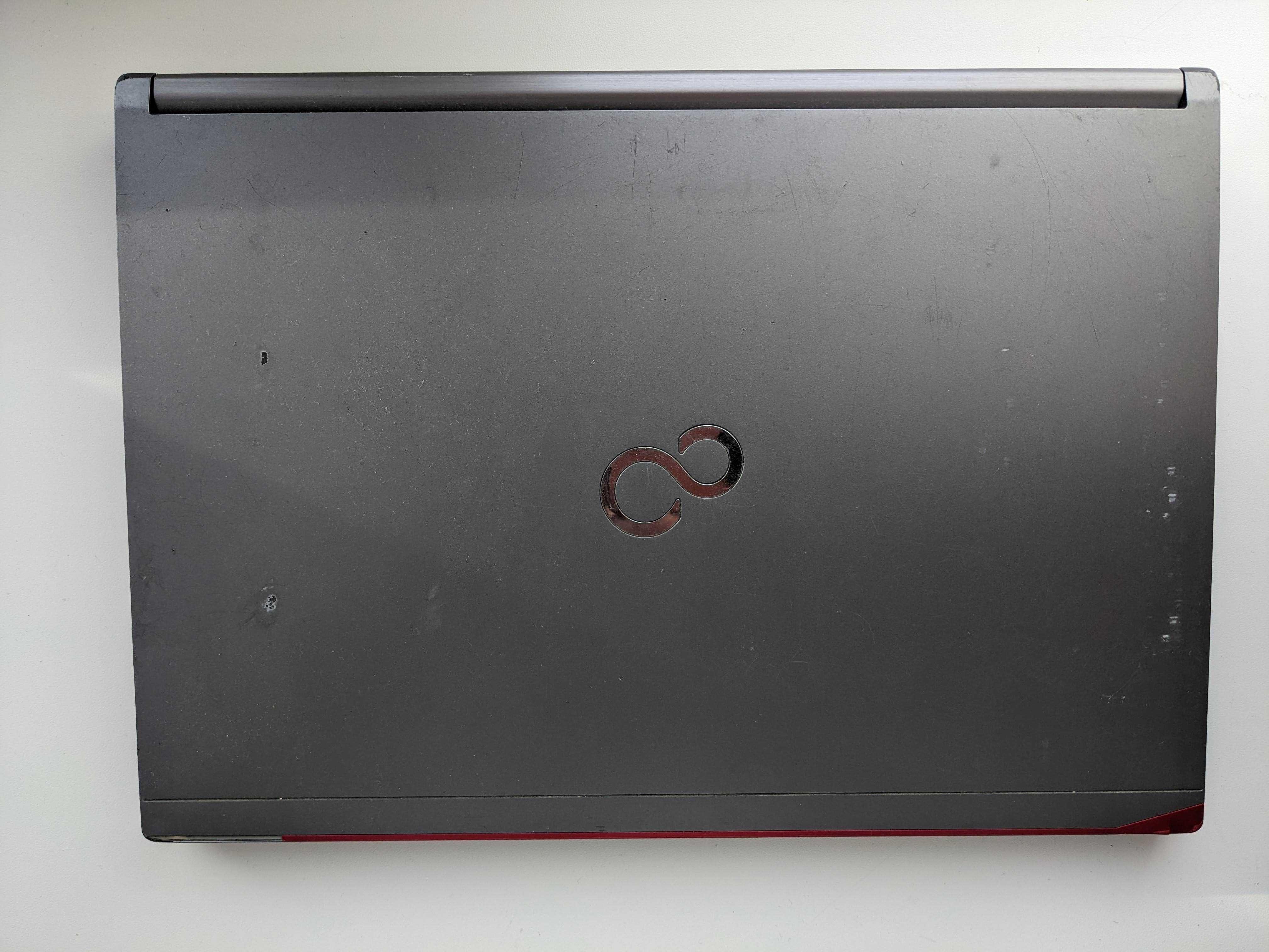 Ноутбук Fujitsu Lifebook E734