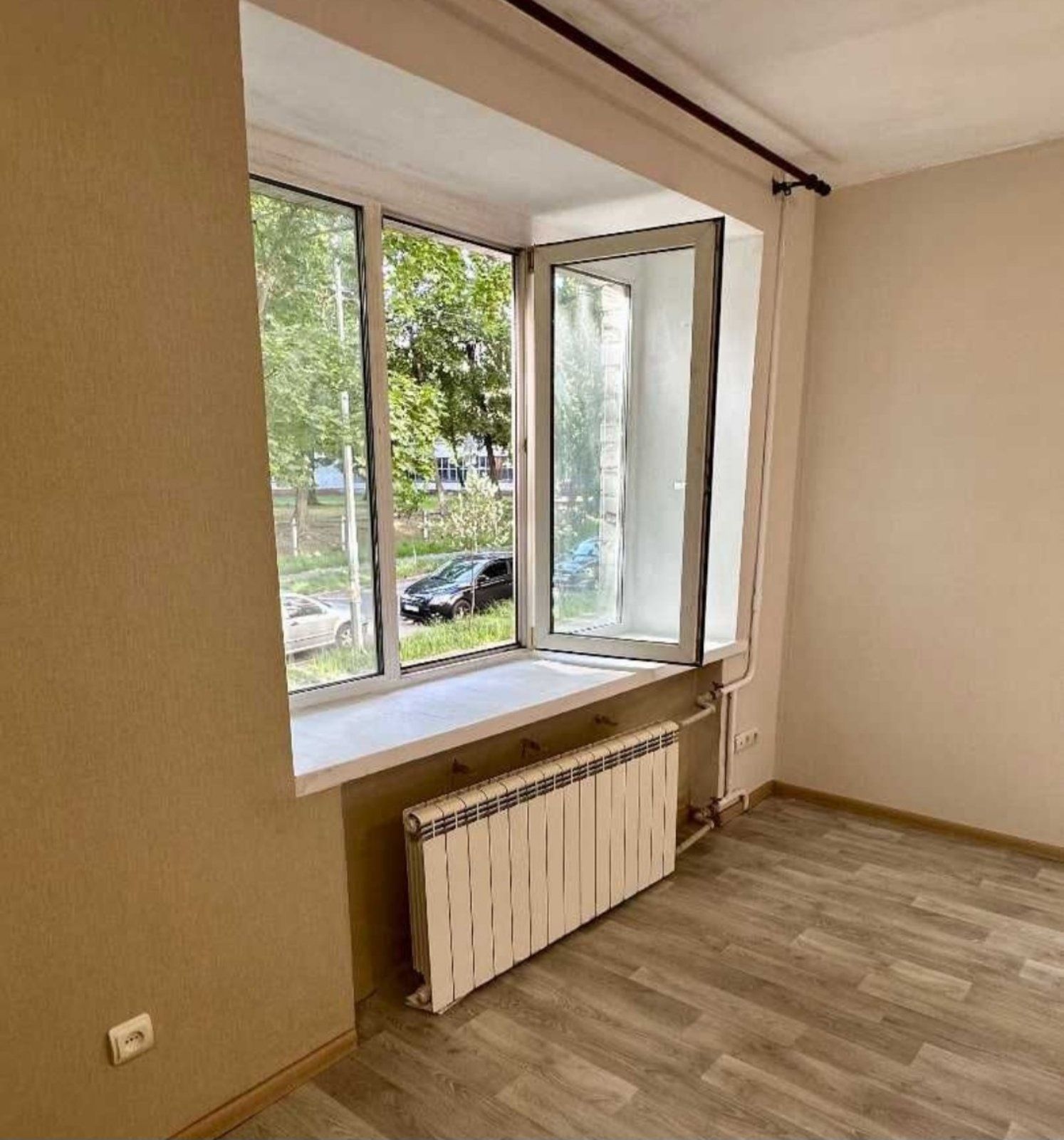 Продам квартиру біля метро Шулявська