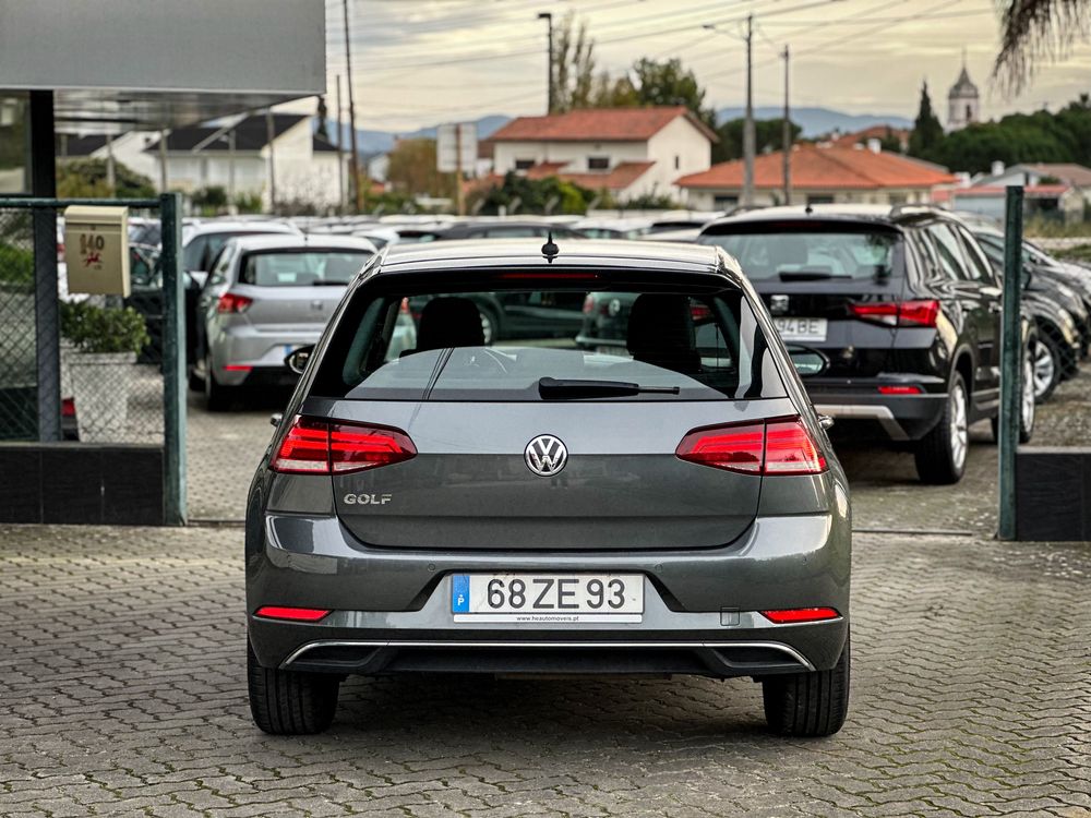 VW Golf 7.5 1.6 TDI Nacional desde 260€/mês