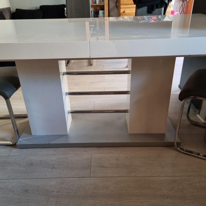 Stół rozkładany biały