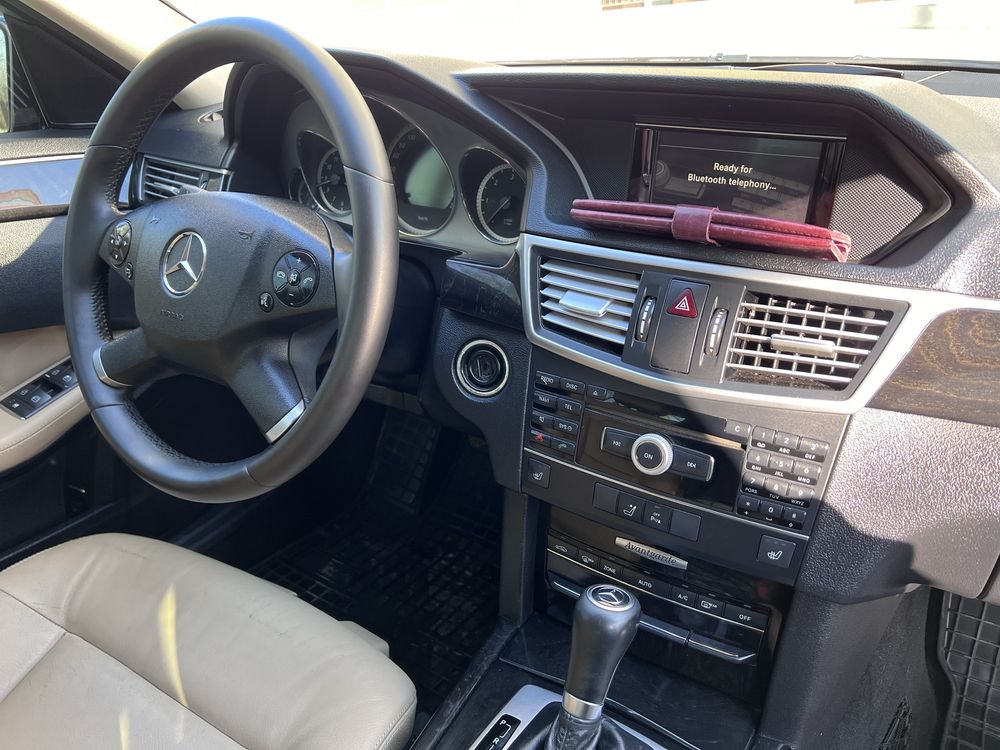 MERCEDES E200 2.2 Дизель Автомат