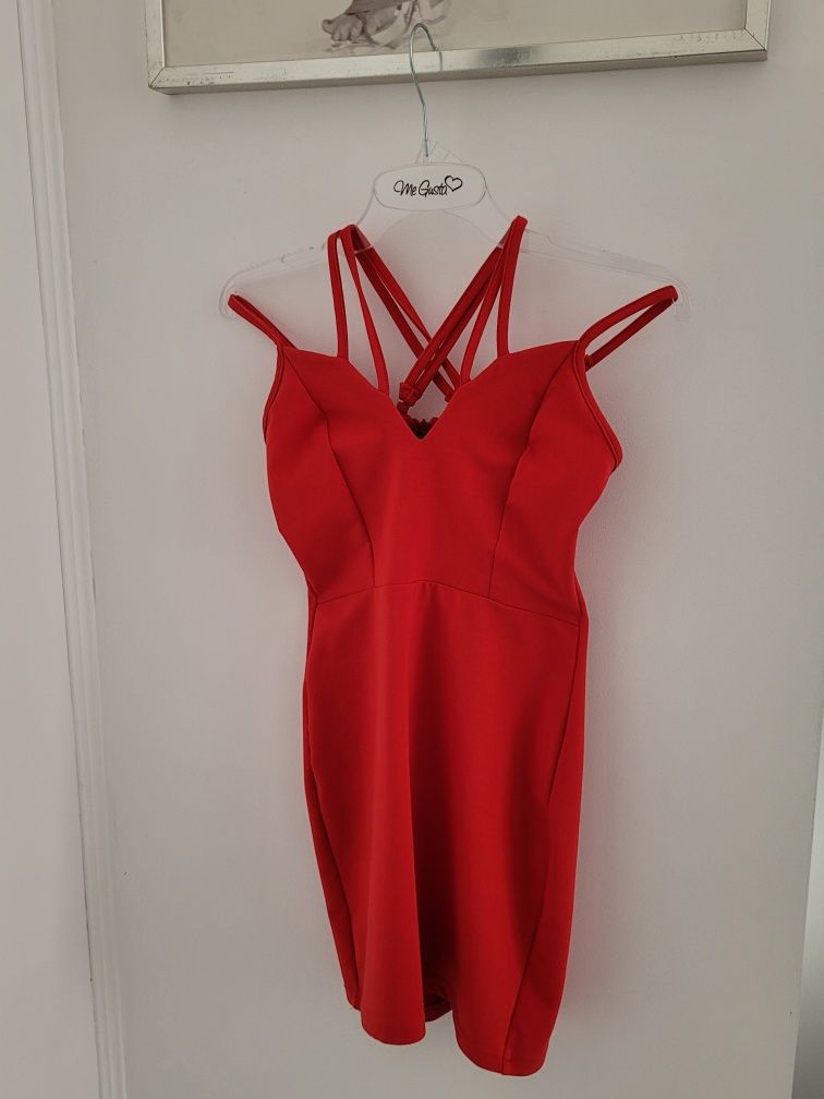 Czerwona sukienka cinamon S