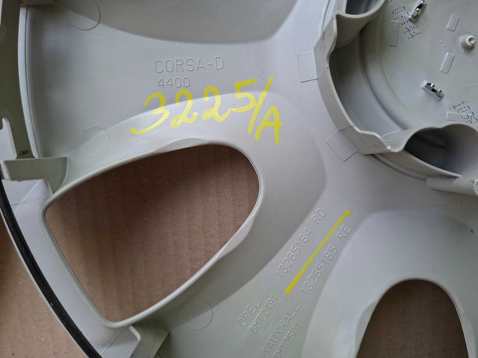 opel corsa d  kołpaki 15''