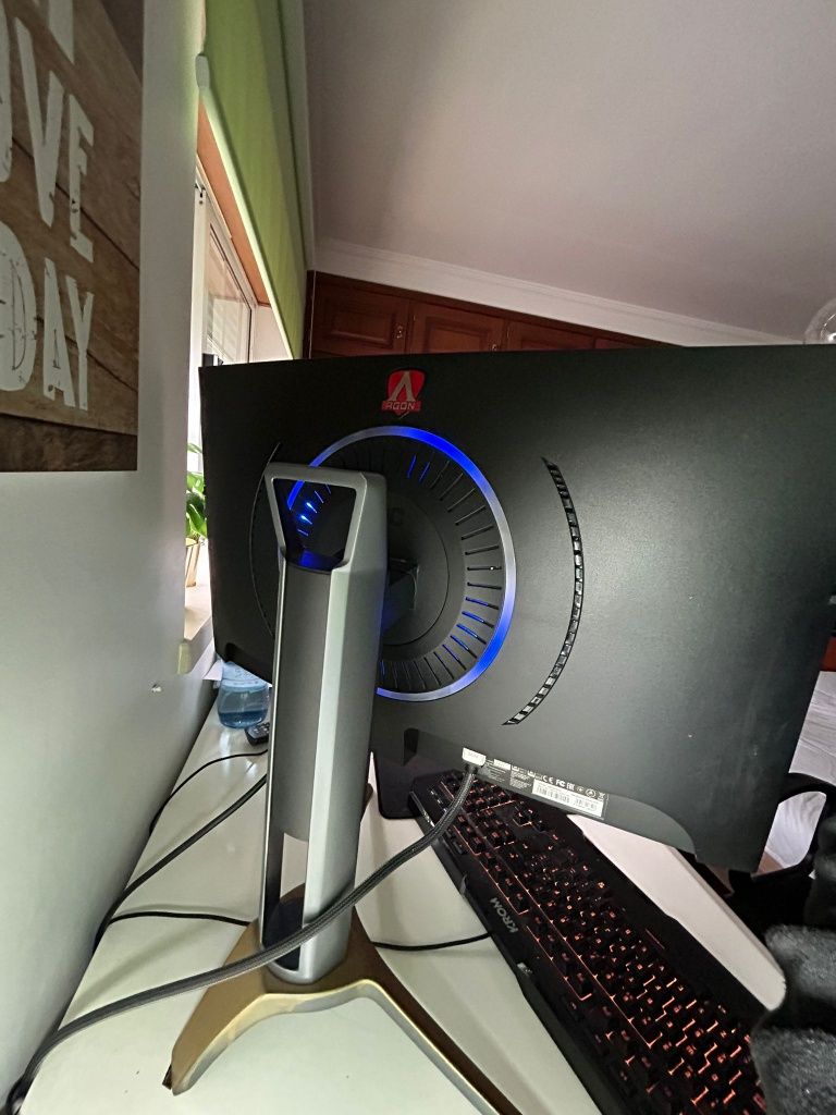 Monitor Gaming AGON