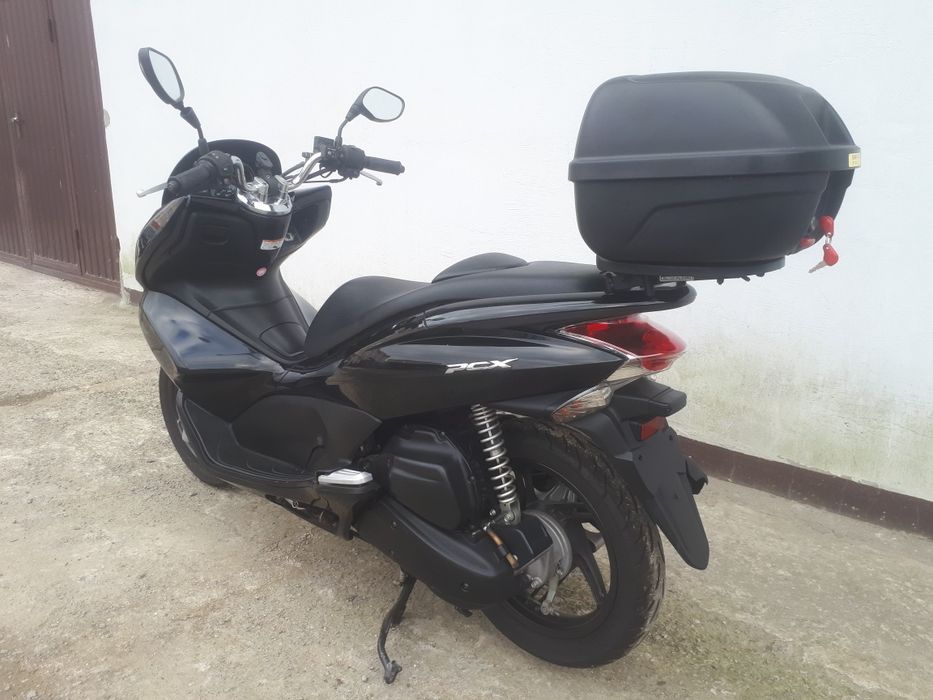 Маскискутер Honda PCX-125