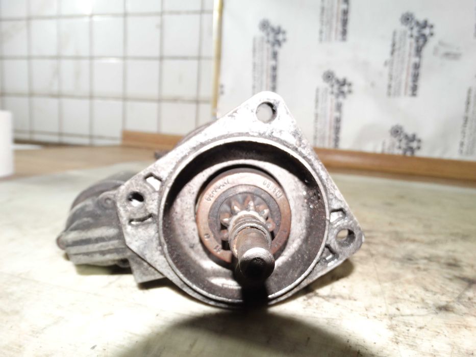 Б/у  VW Passat B2 81-88, Audi 80 78-86 068911023C