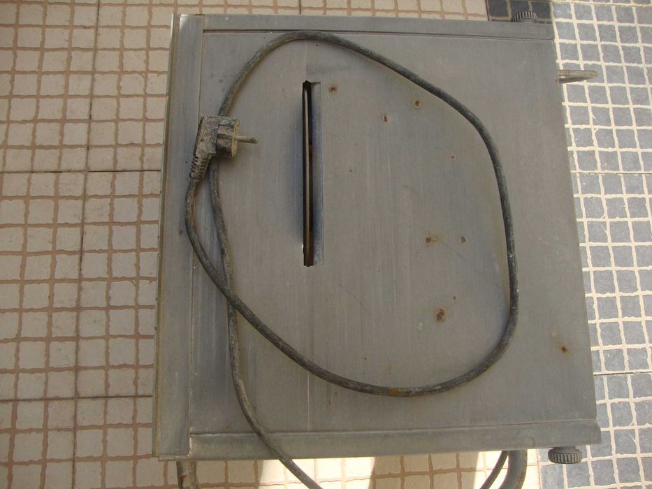 Cortador-chanfrador eléctrico RUBI c bancada trabalha com água p pedra