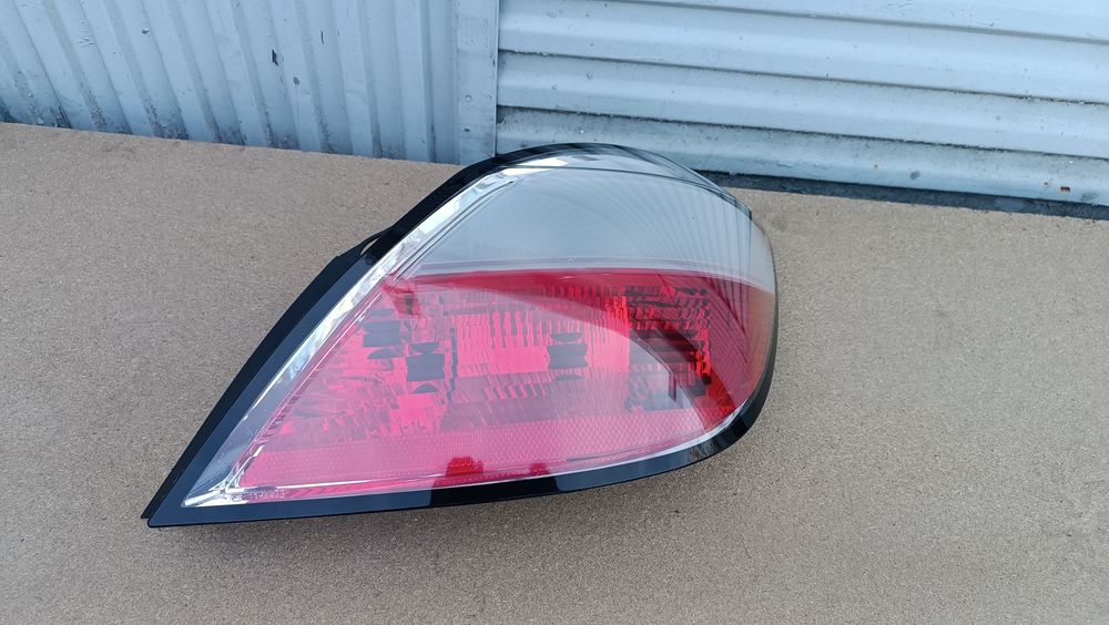 Vendo farolim direito de Opel Astra H ano 2004