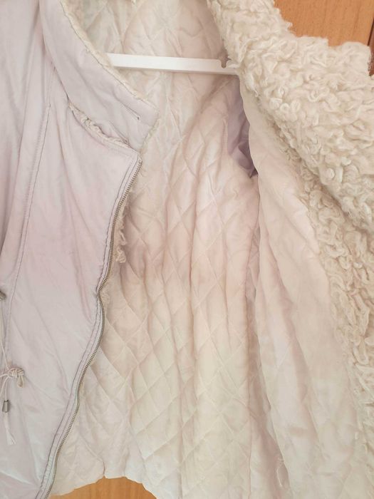 Casaco forrado com gola de pêlo