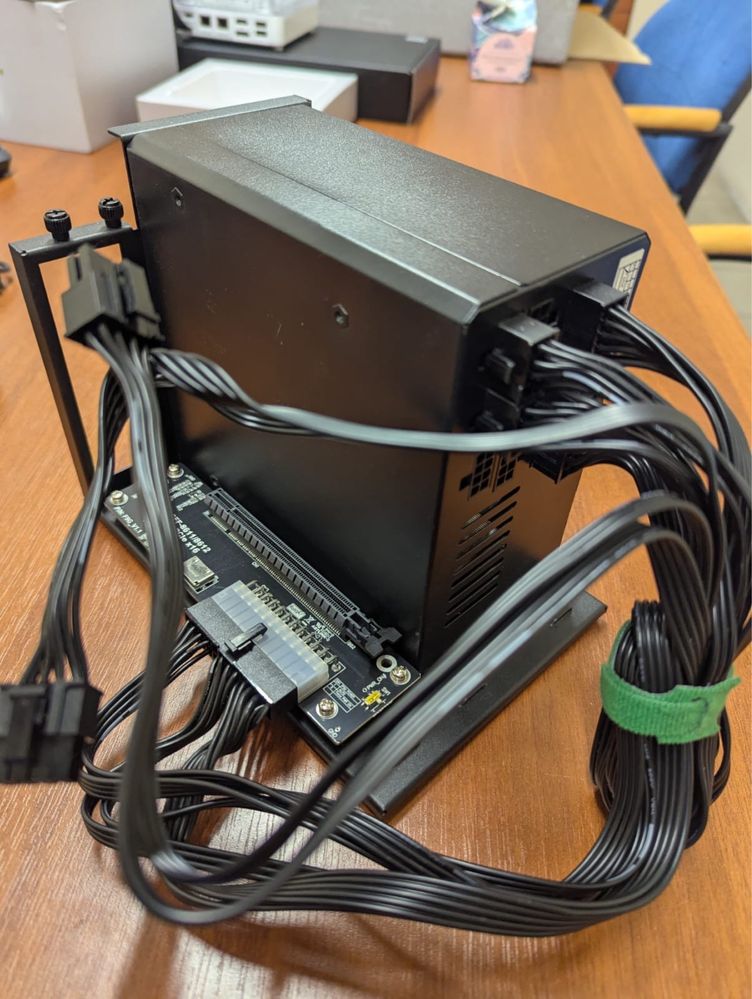 Mini komputer Ryzen 7 6800H ES 16GB DDR5 2TB NVMe Oculink eGPU Win11