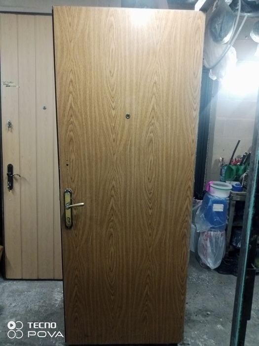 Двери.Двері(204х79см) входные металлические.Б/У.