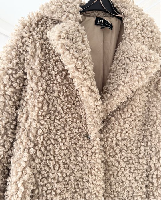 Шуба Zara S/M пудрова