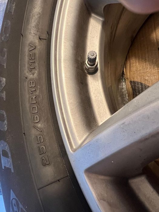 Продам колеса VW Touareg (диски + шини Dunlop) R18 255/60 R18 112V