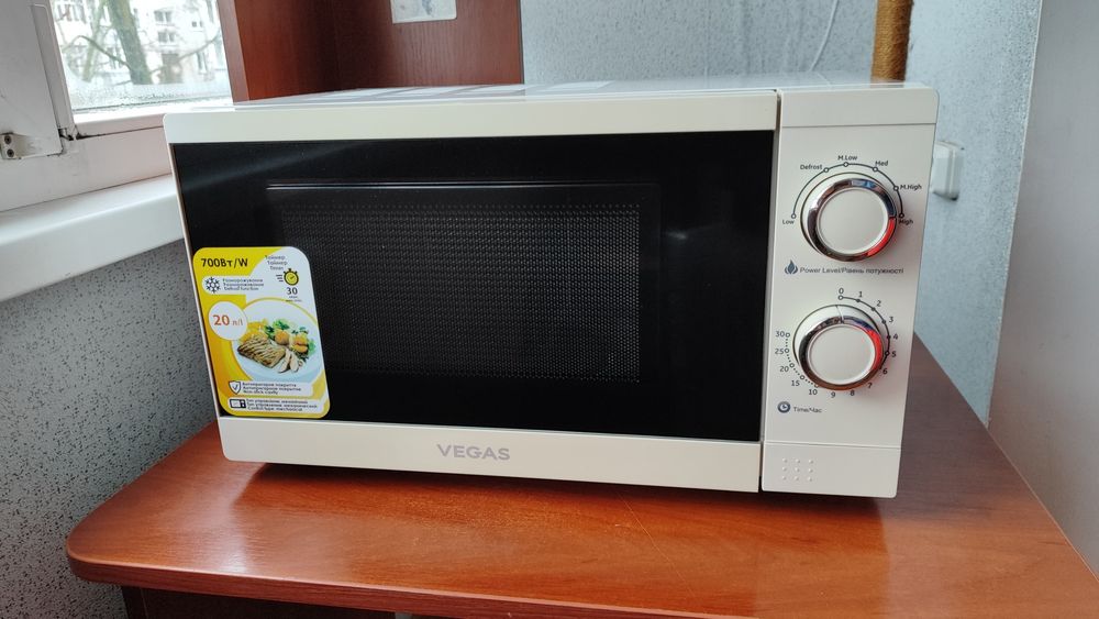 Мікрохвильова піч Vegas