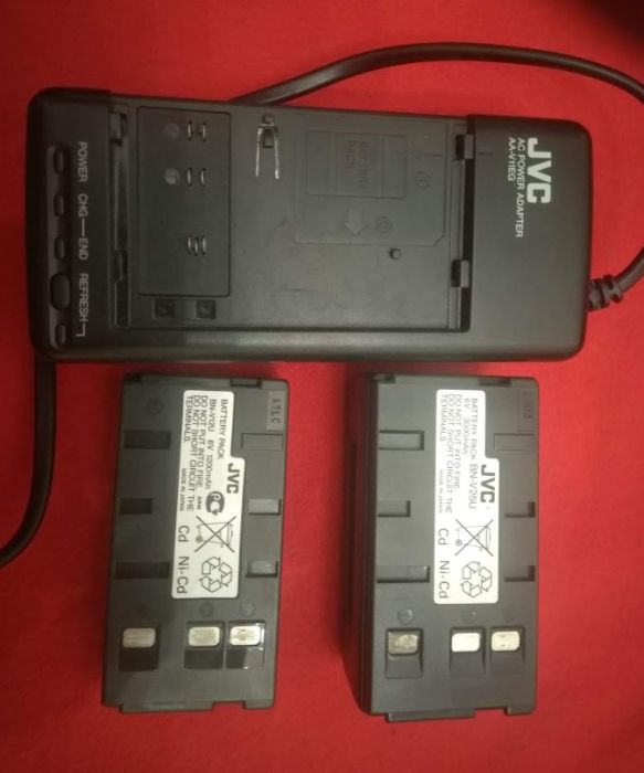 Máquina de filmar JVC, compact VHS, muito bem conservada