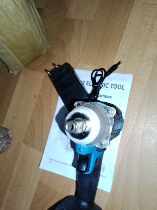 Гайковёрт новий .