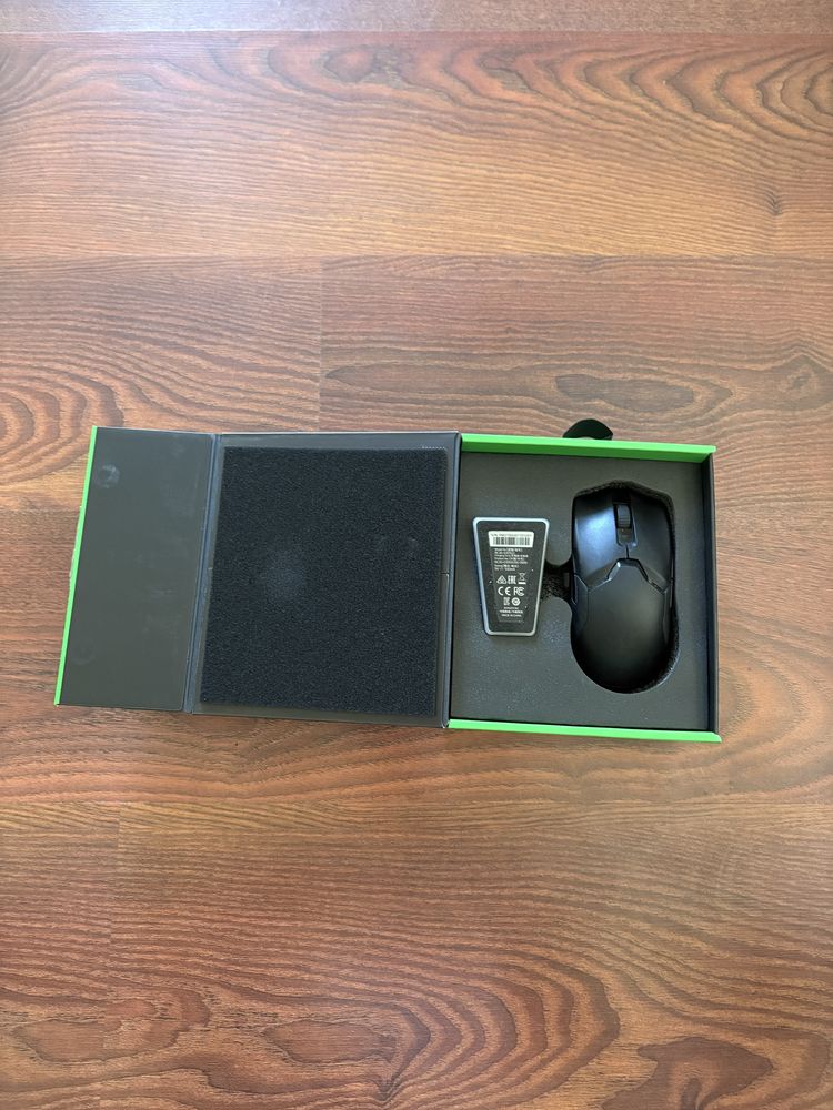 Razer Viper Ultimate – бездротова ігрова миша з зарядною станцією