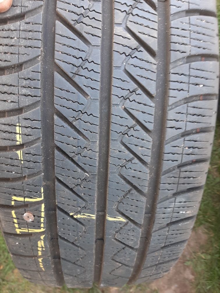 235/65R16C Goodyear 1szt