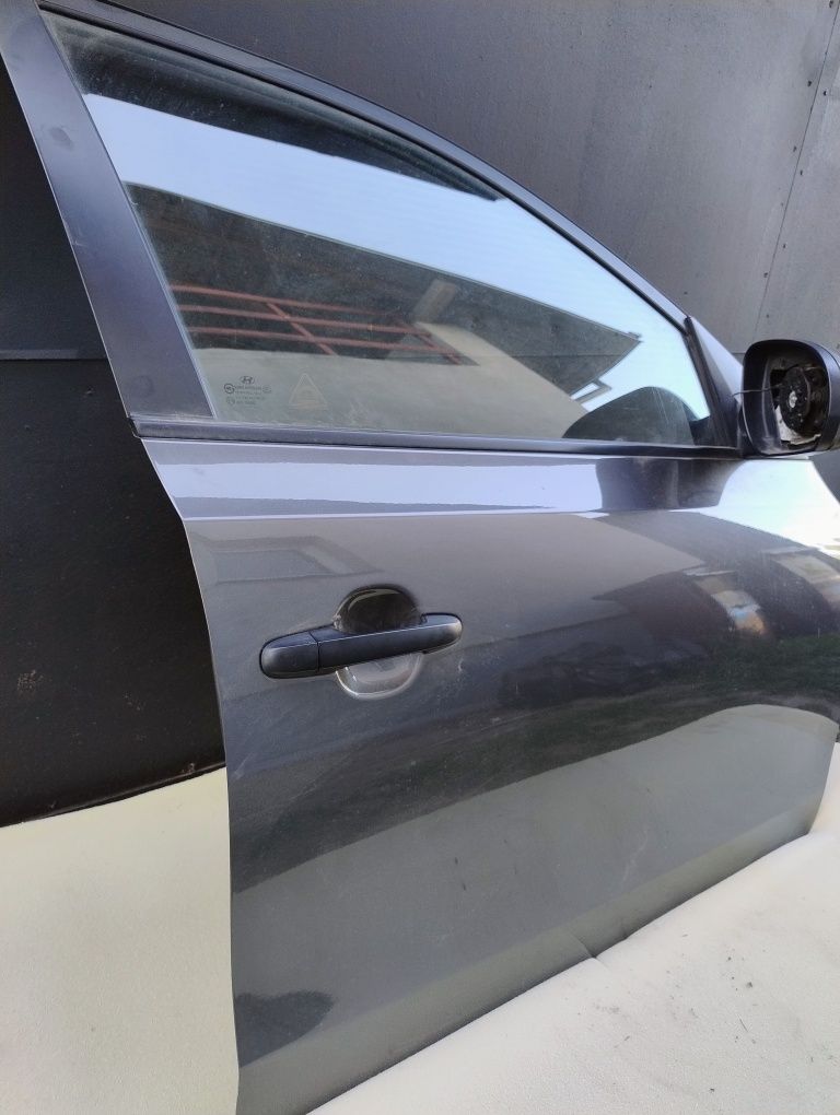Hyundai i30 drzwi prawy przód