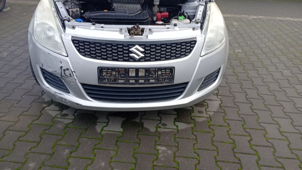 Suzuki Swift MK7 zderzak przedni zcc