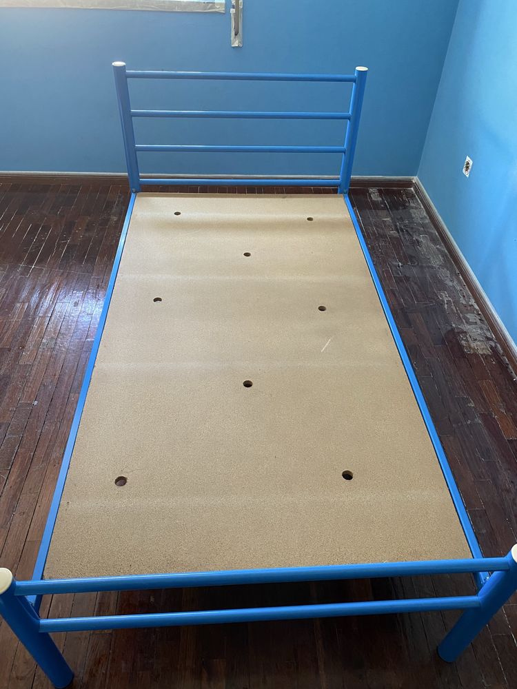 Cama de Solteiro de ferro azul