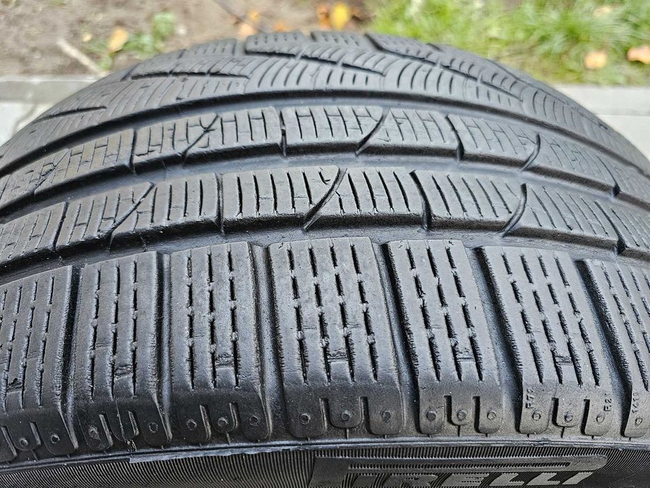 Zima Pirelli 235/35 R20