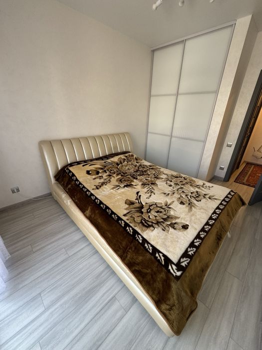 Просторий 3-кімнатний Котедж з ремонтом в районі Ранкове!