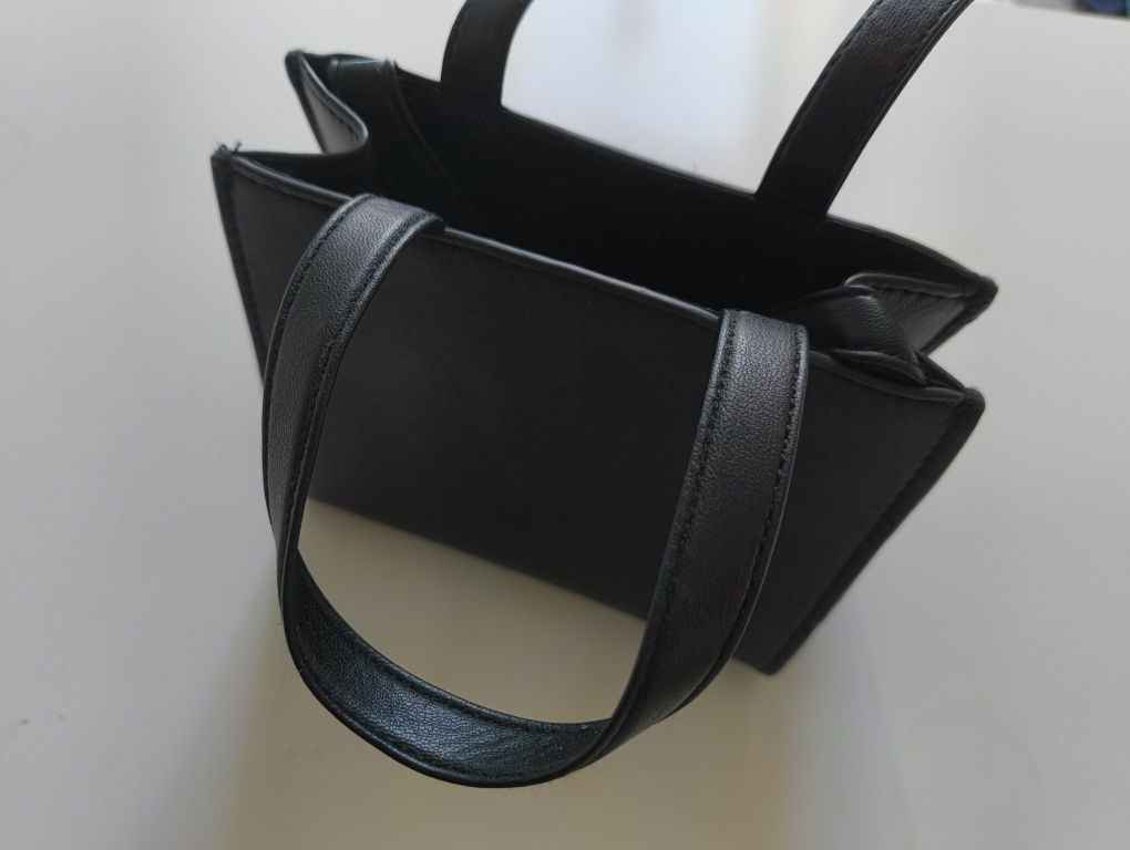 mała torebka czarna H&M