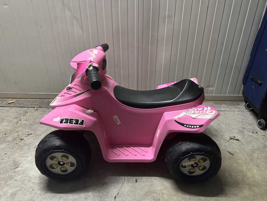 Mota elétrica infantil rosa – Quad Racer (Feber)